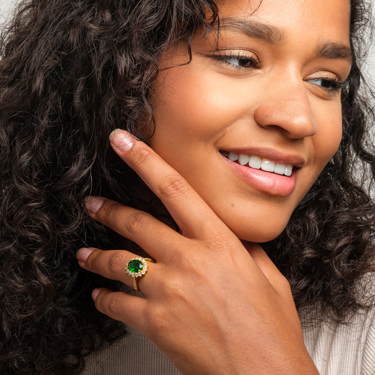 Emerald Sola Ring
